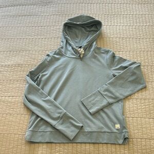 Size XS Vuori sweatshirt! Unworn.